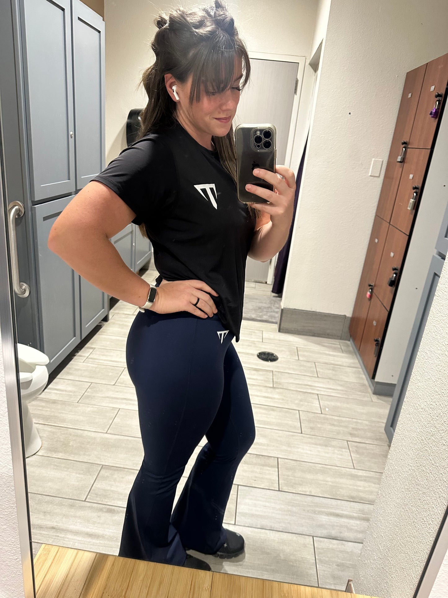 Conquer Flare Leggings