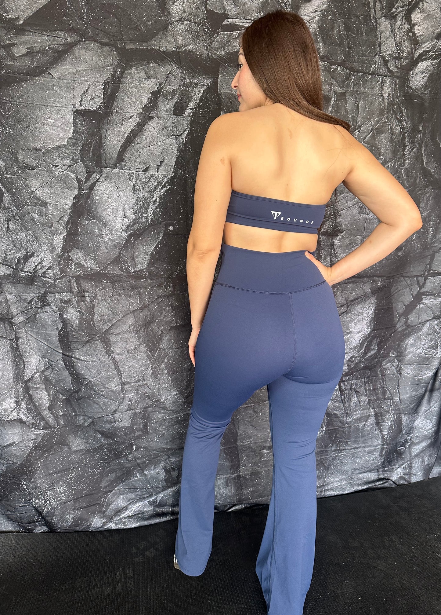 Conquer Flare Leggings